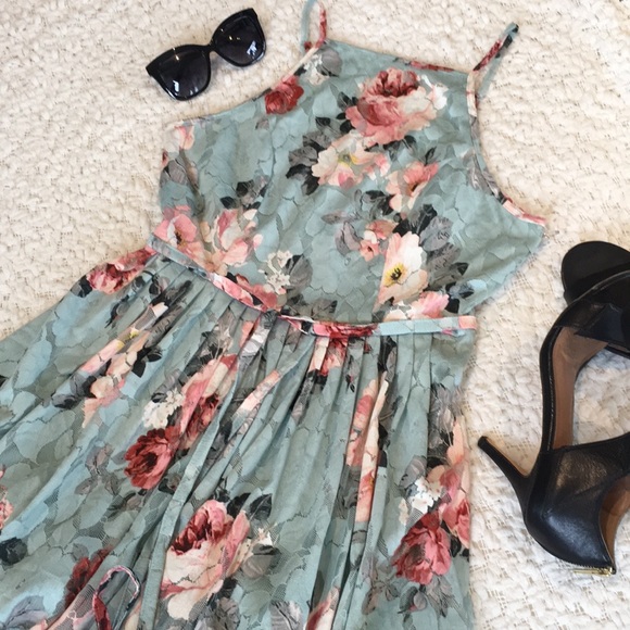 NWT Lace Fit & Flair Floral Dress Netted Underlay - Picture 16 of 16